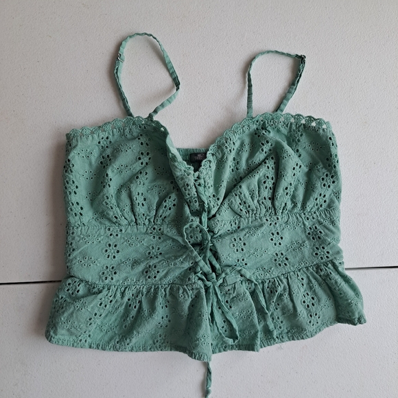 American Eagle Crop Cami Bundle - Picture 5 of 6